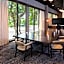 Hotel Zessa Orange County Airport, a DoubleTree by Hilton