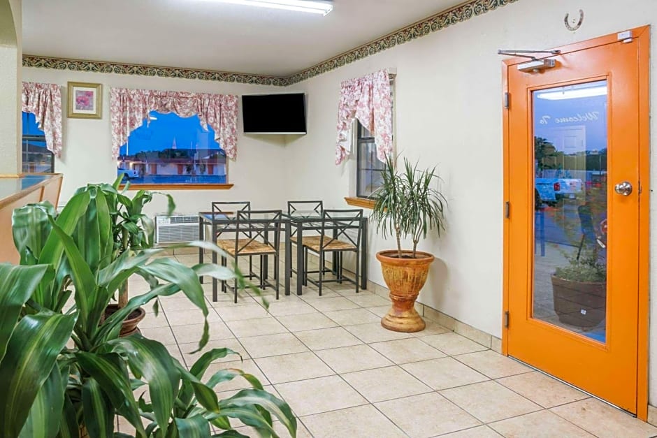 Travelodge by Wyndham Temple