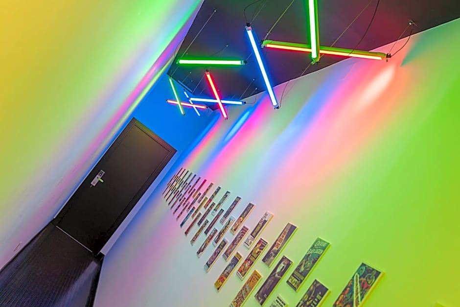 Art Seven Hostel Capsules