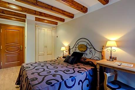 Economy Quadruple Room (3 - 4 adults)