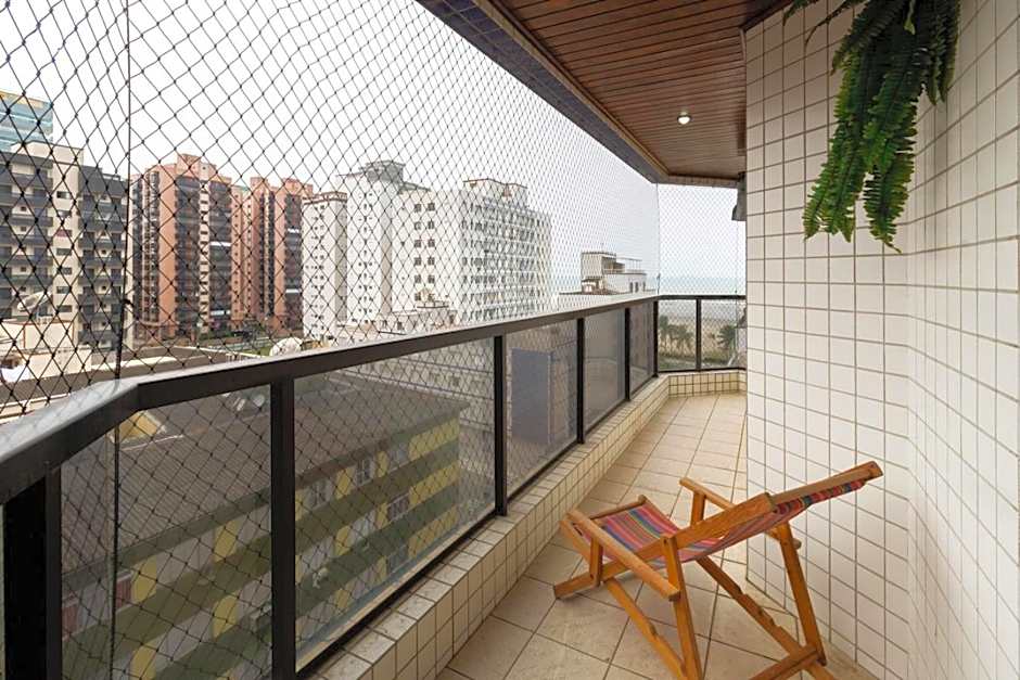 Apto com bela vista a 100m da Praia da Guilhermina