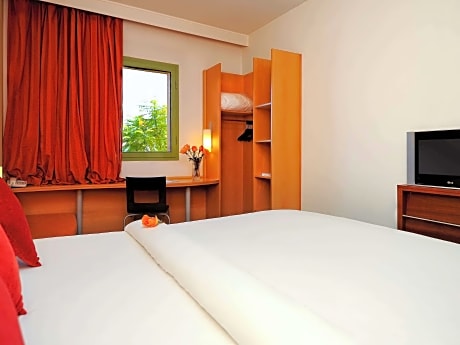 Standard Room With 1 Double Bed