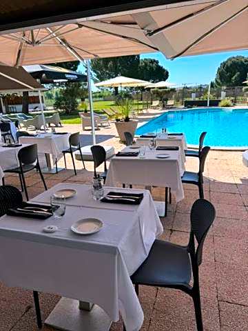 Sous Les Pins