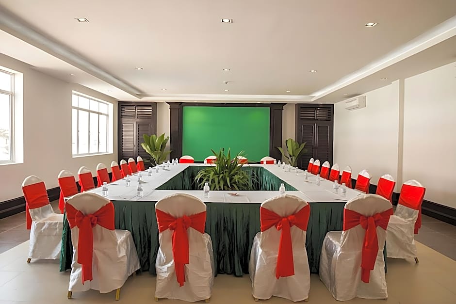 Glorious Hotel & Spa