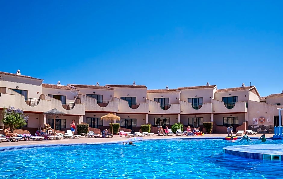 Apartamentos Lentiscos by MIJ