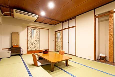 Japanese-Style Large Room with Toilet