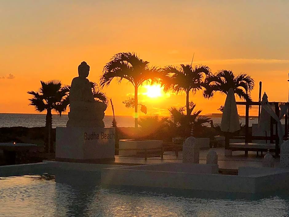 Hotel LIVVO Budha Beach