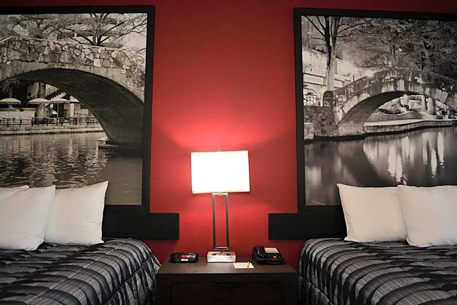 Super 8 by Wyndham Karnes City