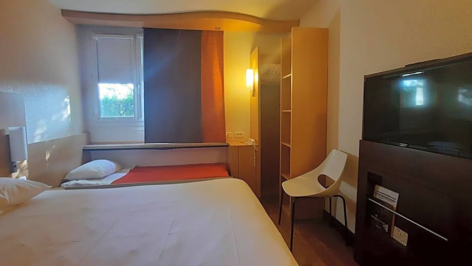 Ibis Roanne Le Coteau Hotel Restaurant