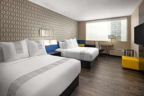 2 QUEEN BEDS,NSMK,SIGGEL,WKDESK,WIFI,REFRIG,FULL BREAKFAST