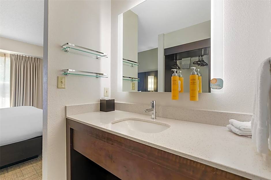 Sonesta ES Suites Fairfax Fair Lakes