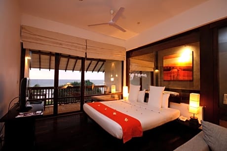 Deluxe Double Room with Ocean View and Balcony