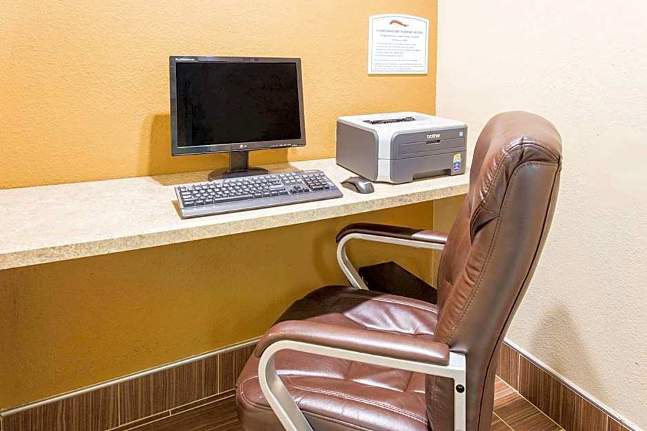 Baymont by Wyndham Waukesha