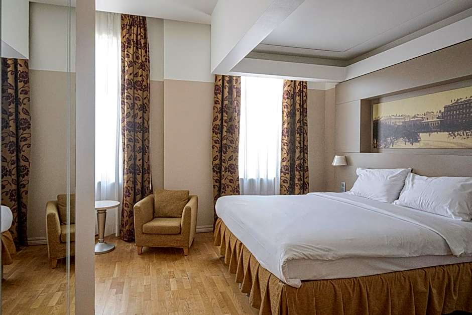 Opera Hotel