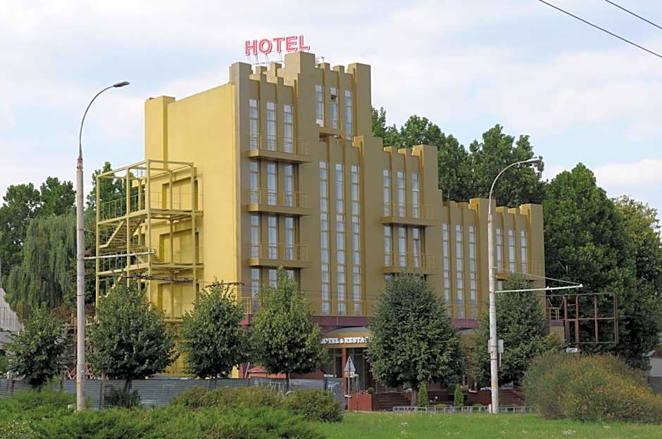 Manhattan Hotel & Restaurant