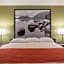 Super 8 by Wyndham Mont Laurier