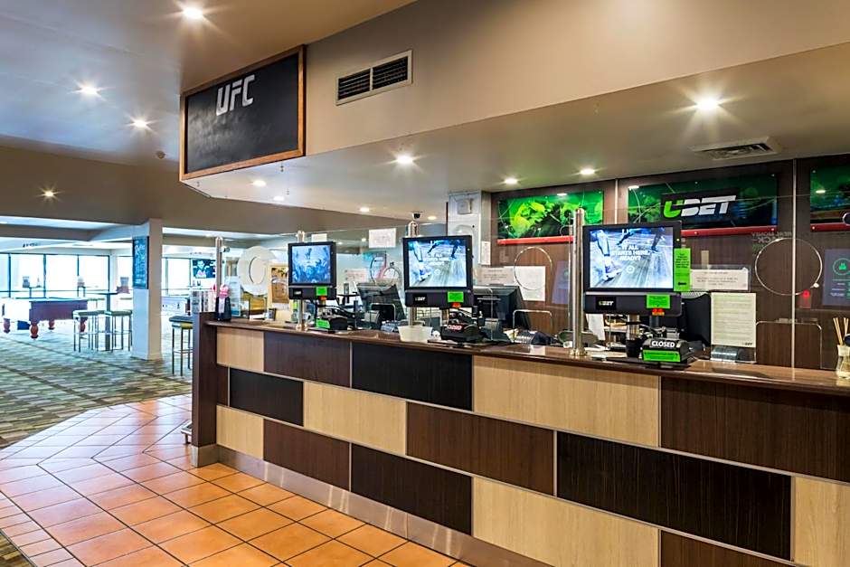 Nightcap at Edge Hill Tavern