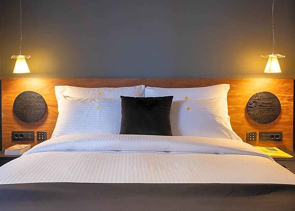 3 Pines Design Living