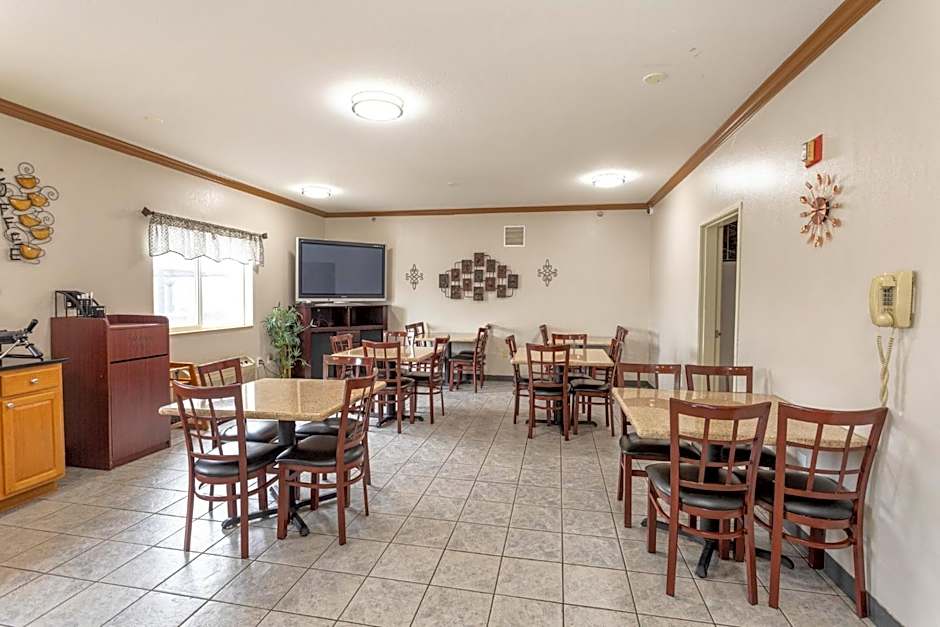 Super 8 by Wyndham Big Rapids