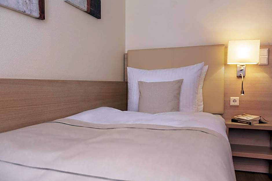 Garner Hamburg Wandsbek Marktplatz By IHG