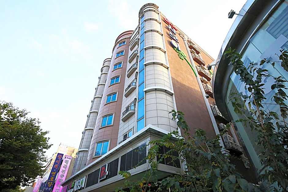 Daejeon Yongjeon Savoy – Daejeon, FL