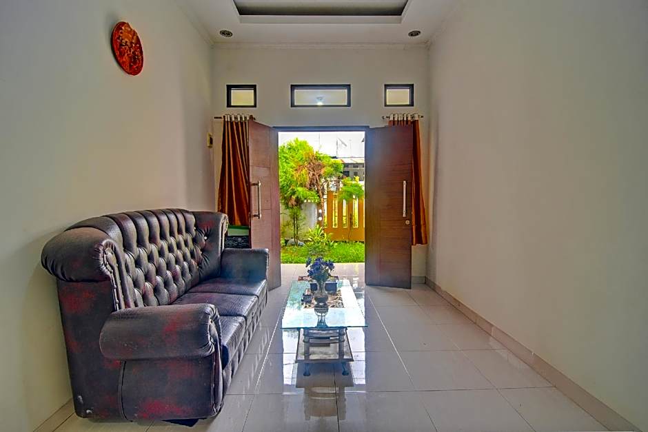 OYO 92714 Miracle Kost