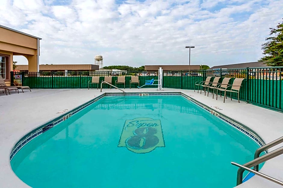 Super 8 by Wyndham Santee