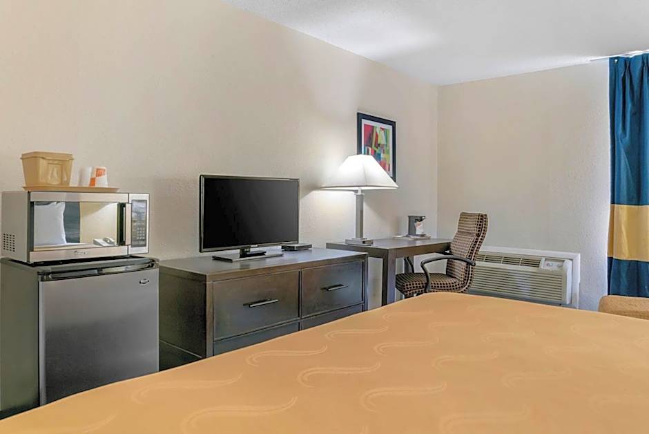 Quality Inn & Suites Banquet Center