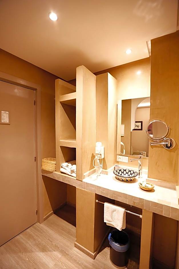 Amani Hotel Suites & Spa