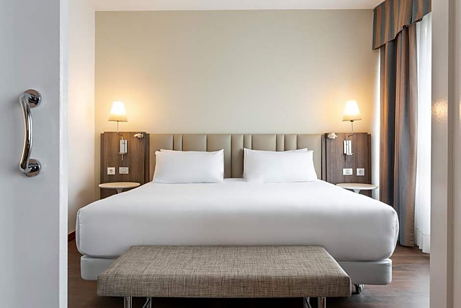 Photo 1 of 6 of Junior Suite