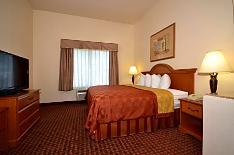 Suite-1 King 1 Queen, Non-Smoking, Oversized Room, High Speed Internet Access