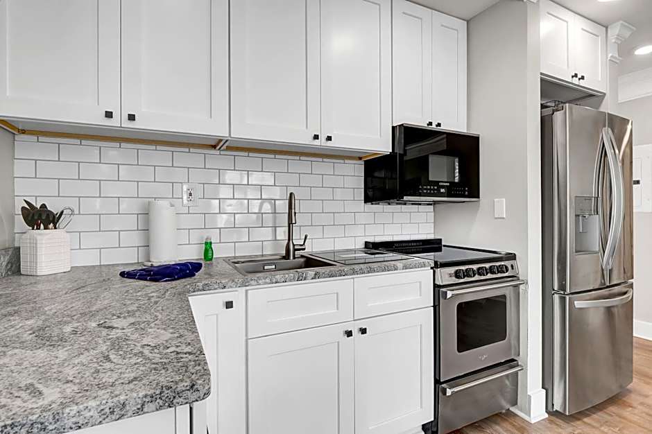 Sandpeddler Inn and Suites