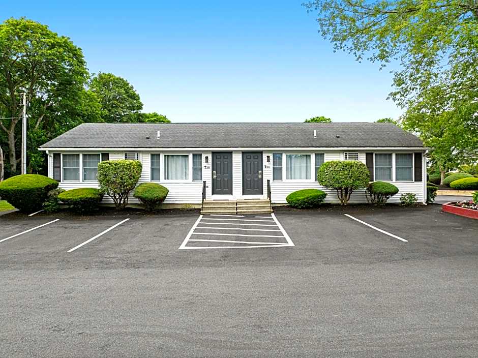 Founder's Brook Motel and Suites