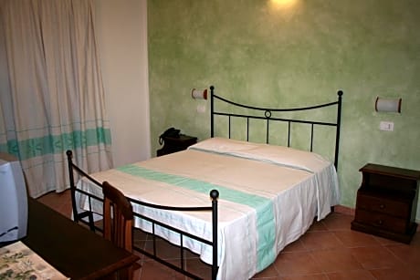 Triple Room (2 Adults + 1 Child)