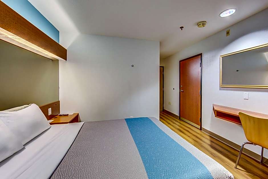 Motel 6 Sutherlin, OR - I-5