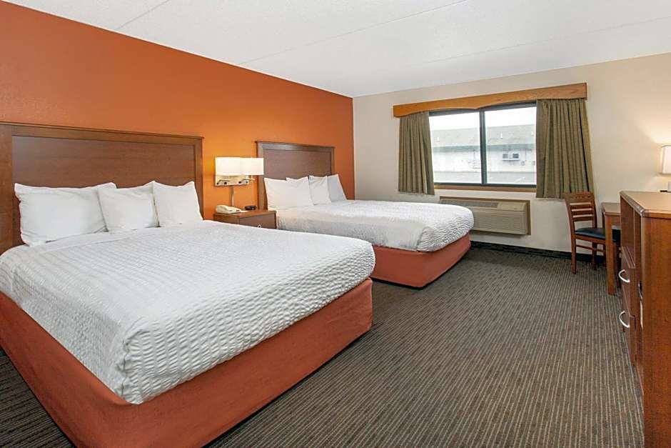 Photo 1 of 8 of 2 Queen Beds