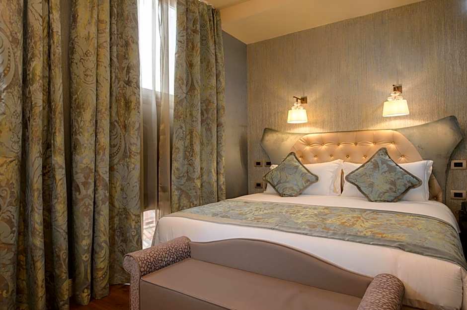 Palazzo Veneziano - Venice Collection