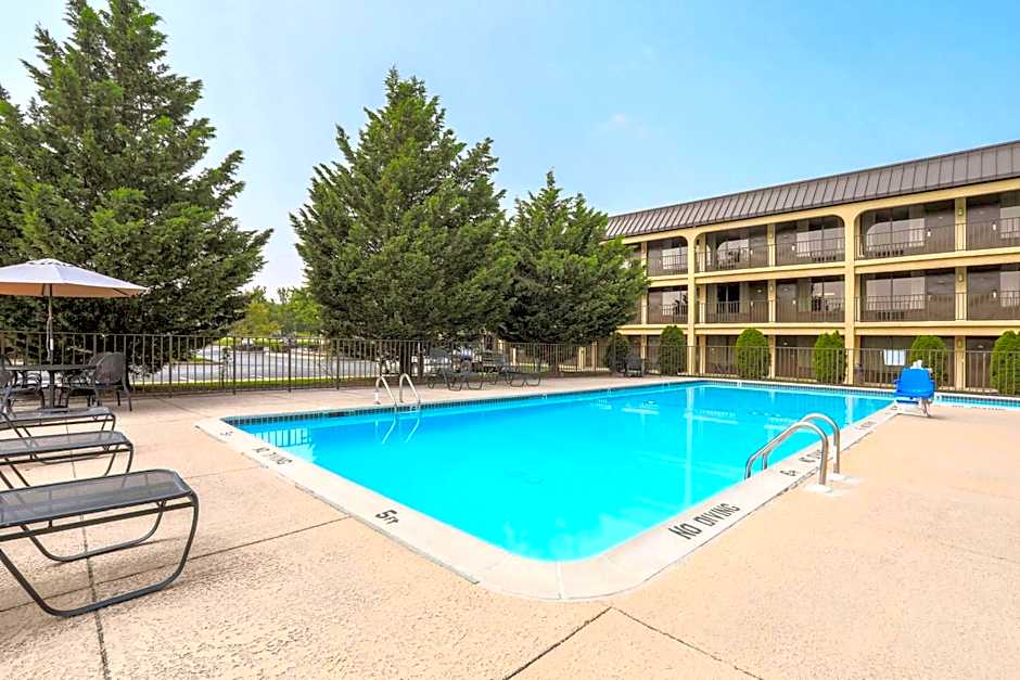 Days Inn by Wyndham Newark Wilmington