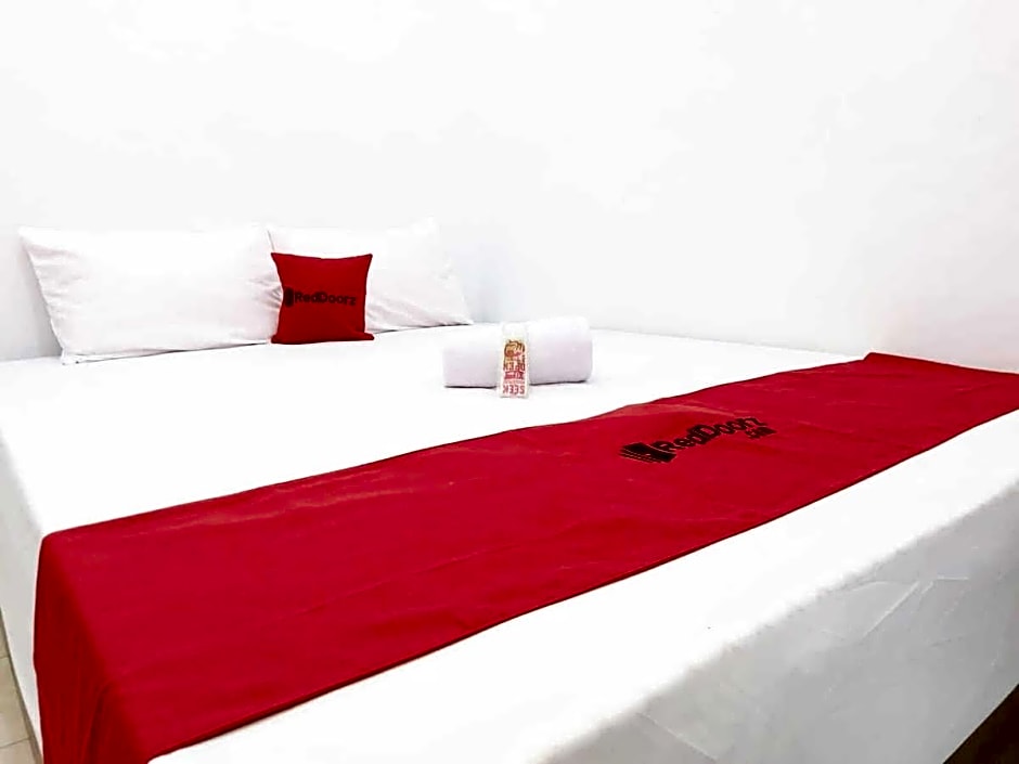 RedDoorz Syariah near Transmart Tegal