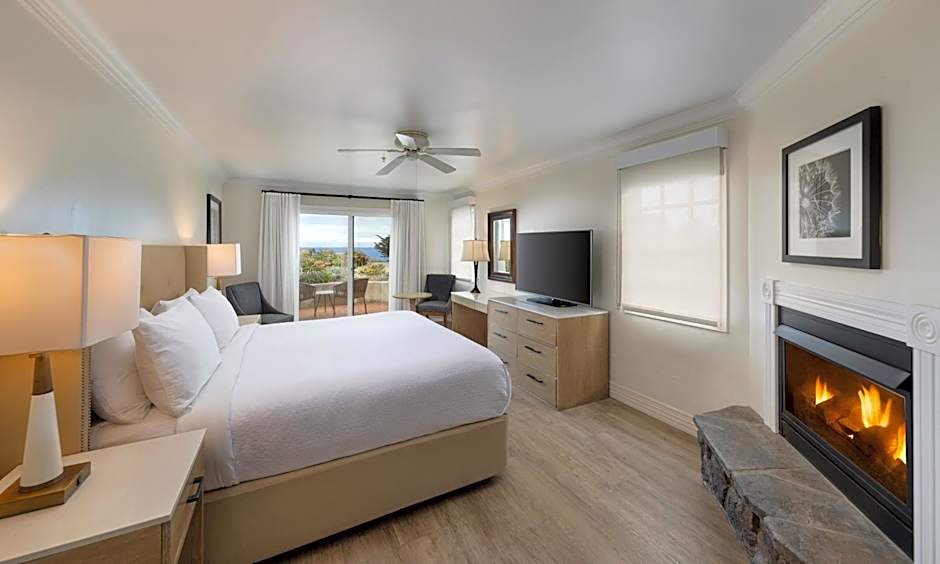 Pelican Inn & Suites