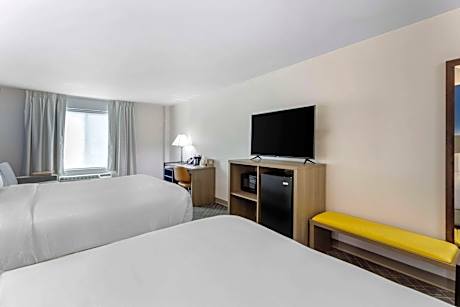 Queen Room with Two Queen Beds - Non-Smoking