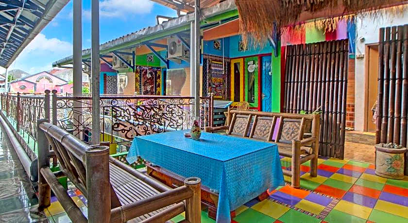 OYO 91601 Double-Degree Syariah (Female & Family)