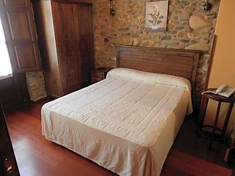 Double Room with Private Bathroom (2 Adults)