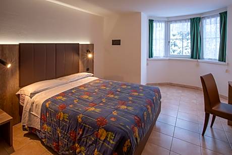 One-Bedroom Apartment (4 Adults)