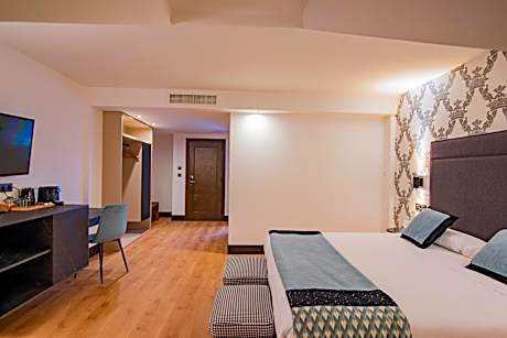 Double or Twin Room with Parking