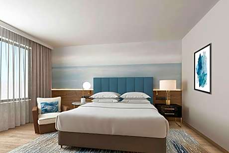 Guest room, King, Partial sea view, High floor