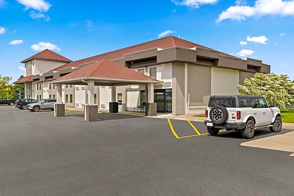 Baymont by Wyndham Batavia - Darien Lake