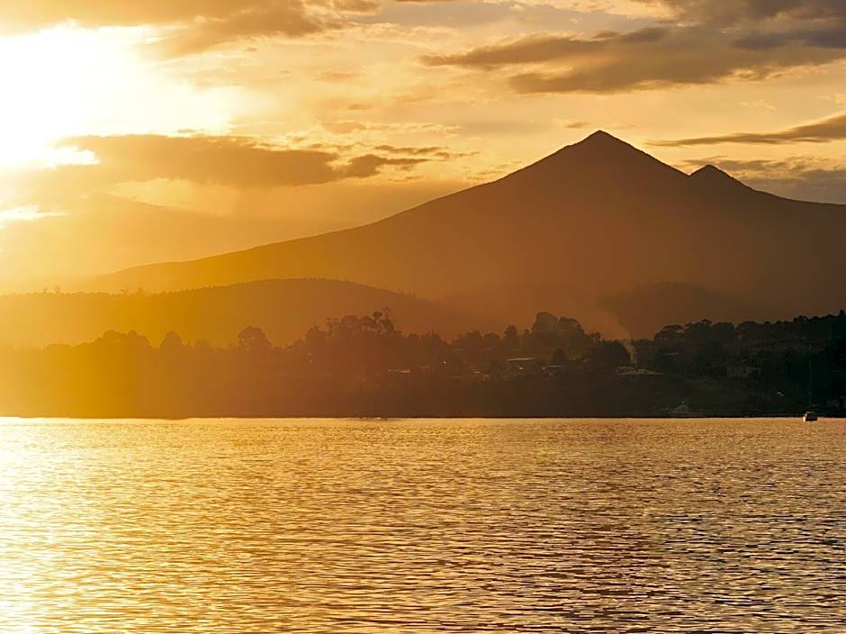 Smugglers Rest Apartments