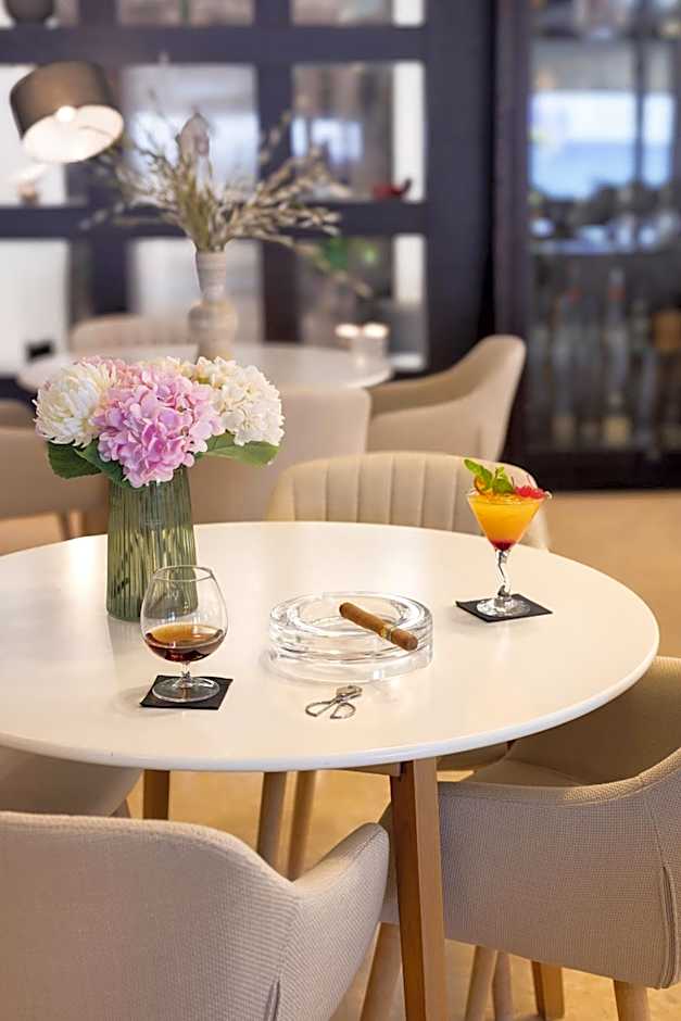 Atlantis Beach Hotel