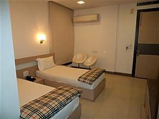 Relax Suites Hotel